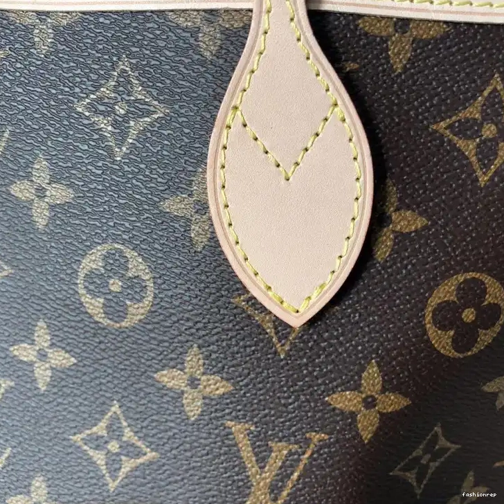 Fashionrepsfam ru LV Bags 19B570266 0825